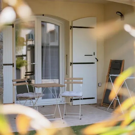 Oda ve Kahvaltı Le Solaret 3*