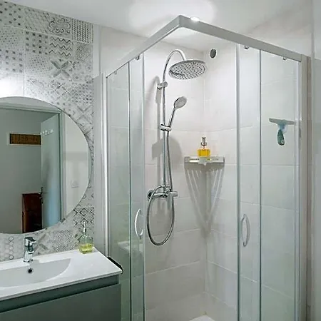Le Solaret Couette-café 3*
